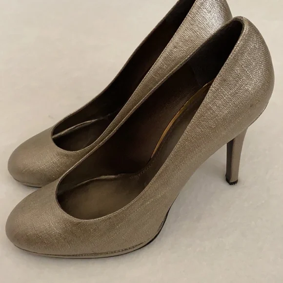 Stuart Weitzman | Textured Round Toe Slight Platform High Heels N W53907 (9 M) - Picture 5 of 15